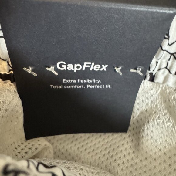 NWT Gap Men XXL Swim Trunks Tropical Floral Mesh Lining Black/White Flowers NEW - Picture 7 of 11